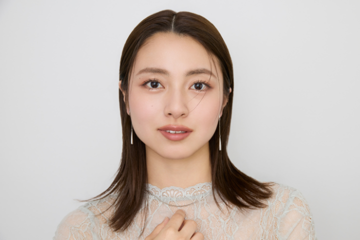 すっきり＆おしゃれな「外ハネ」スタイリングの完成