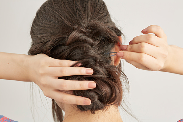 カンカン帽に似合うヘアアレンジ