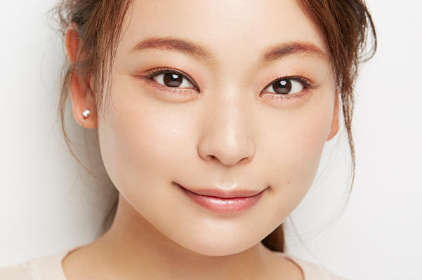 【応用編】赤みをのせるだけで今っぽく! 「レッドアイブロウ」のつくり方