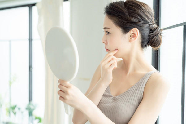 日焼け、くすみ、乾燥...「ファンデーションが合わない」を解決！秋冬ベースメイクテク