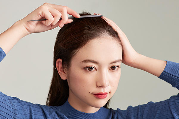 知的な印象に! 外ハネセンター分けHOW TO