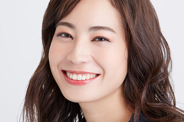 【透け感リップ17選】ブルベ・イエベ別にセレクト！透明感＆ツヤ感あふれる唇に