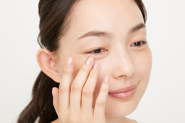 目元の表情が大切!アイケアを念入りに