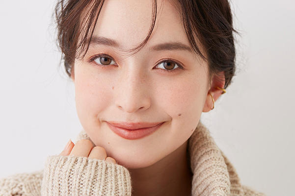 さむ〜い冬は「赤メイク」が◎♪ほわっと上気したような可愛らしさが魅力!