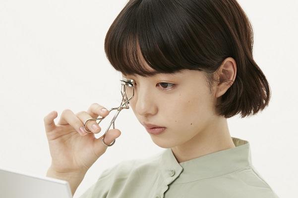 目の形別に!上向きまつ毛を約束するビューラーテク