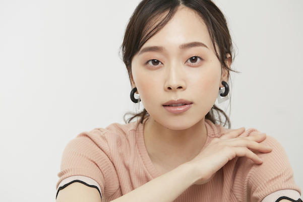 【一重＆奥二重専用】余白を埋めて目元印象を強める「バランスメイク術」とは？