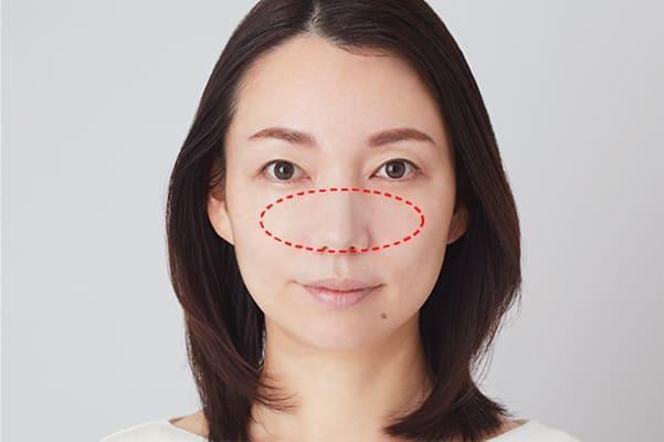 下地でしっかりカバーして、ファンデは「極薄＆トントン塗り」に！