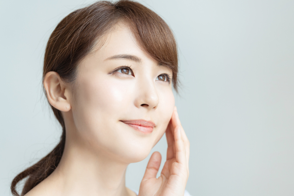 顔が丸い理由は首の○○にあった!?30秒でむくみとりエクササイズ
